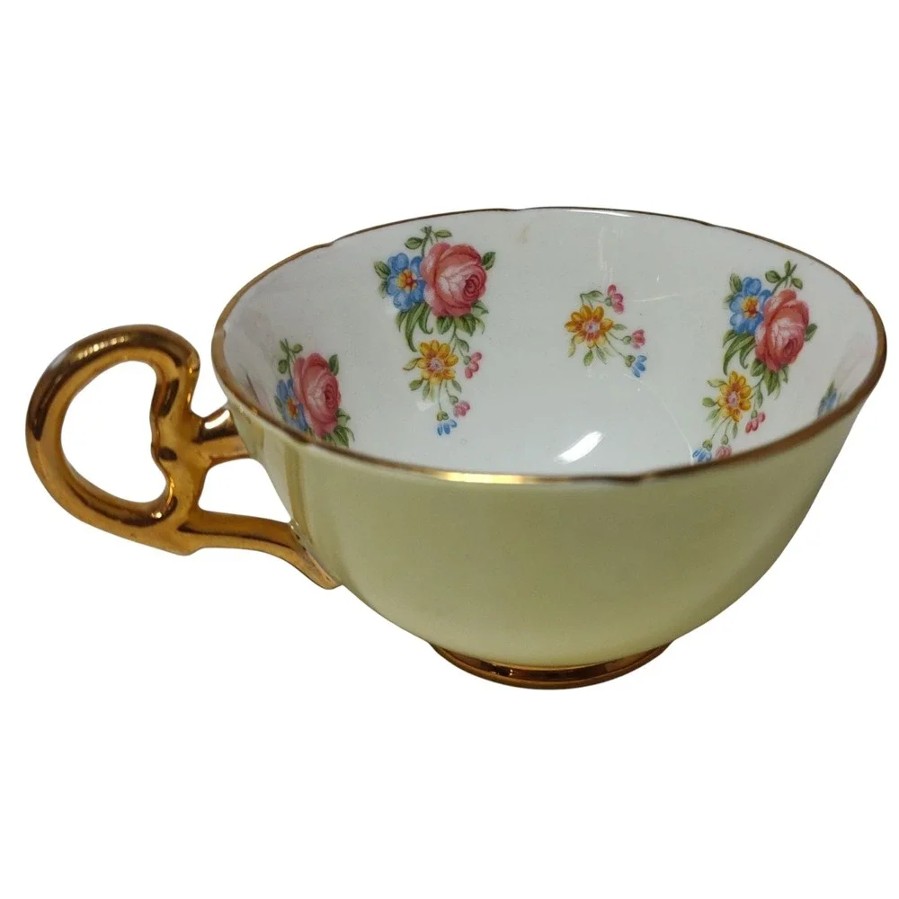 Vintage Royal Grafton Teacup Bone China Yellow with‎ Roses Inside and Gold Trim